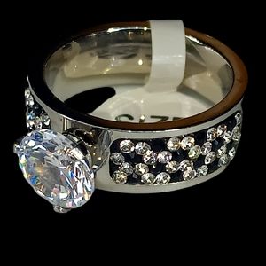 Ladies Silver Stainless Steel Wedding Band with Cut Rhinestones Size 7